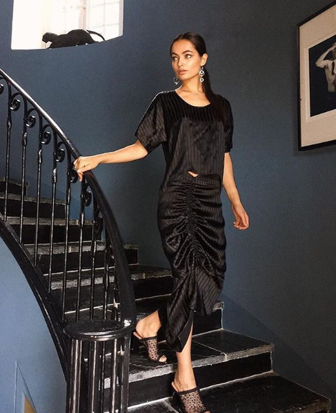 Black Blinds Ann Top